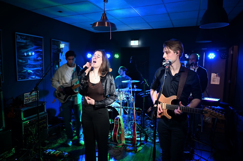 ../Images/10 jaar Ro's Barbershop 074.jpg